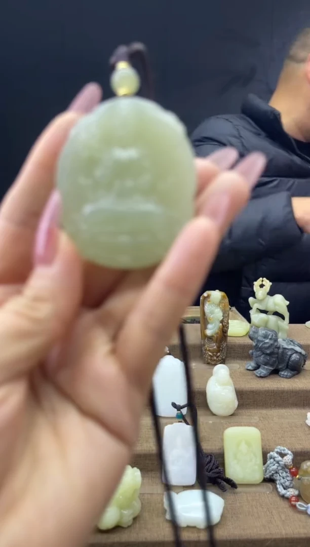 颈饰未镶嵌和田玉1