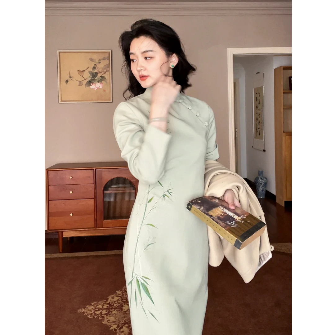 丝路嘉和。翠影竹风I秋冬新款手绘竹叶清新淡雅收身冬季旗袍