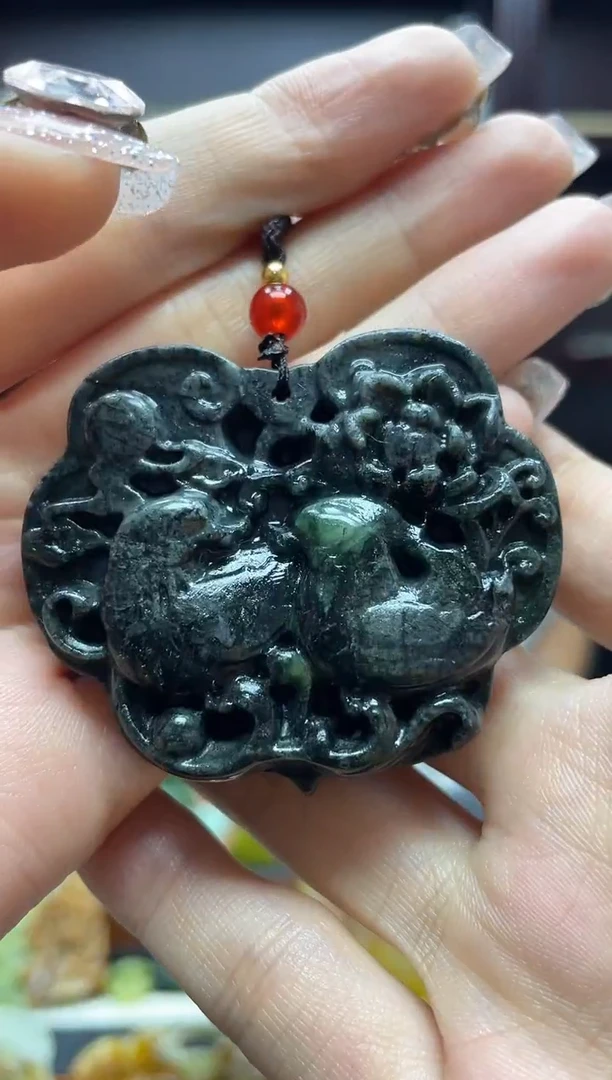 未镶嵌岫玉吊坠·