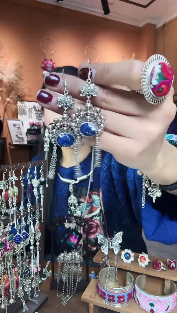 【闪购商品】刺绣纯手工民族风耳环