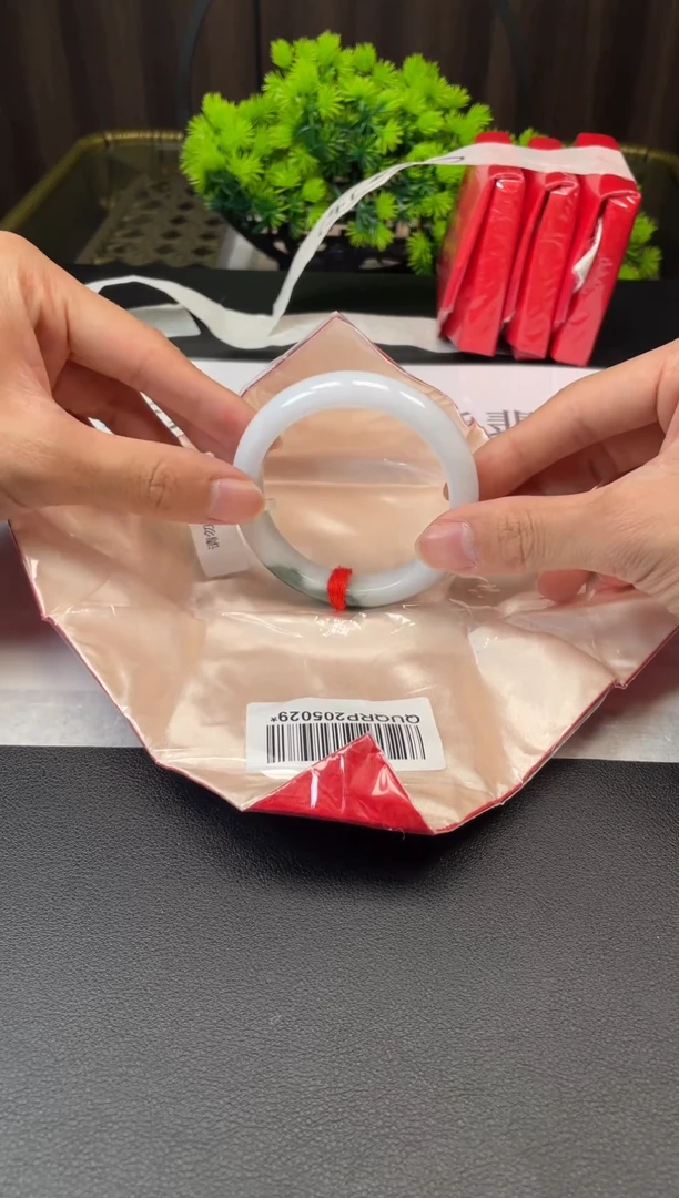 未镶嵌手镯翡翠39827