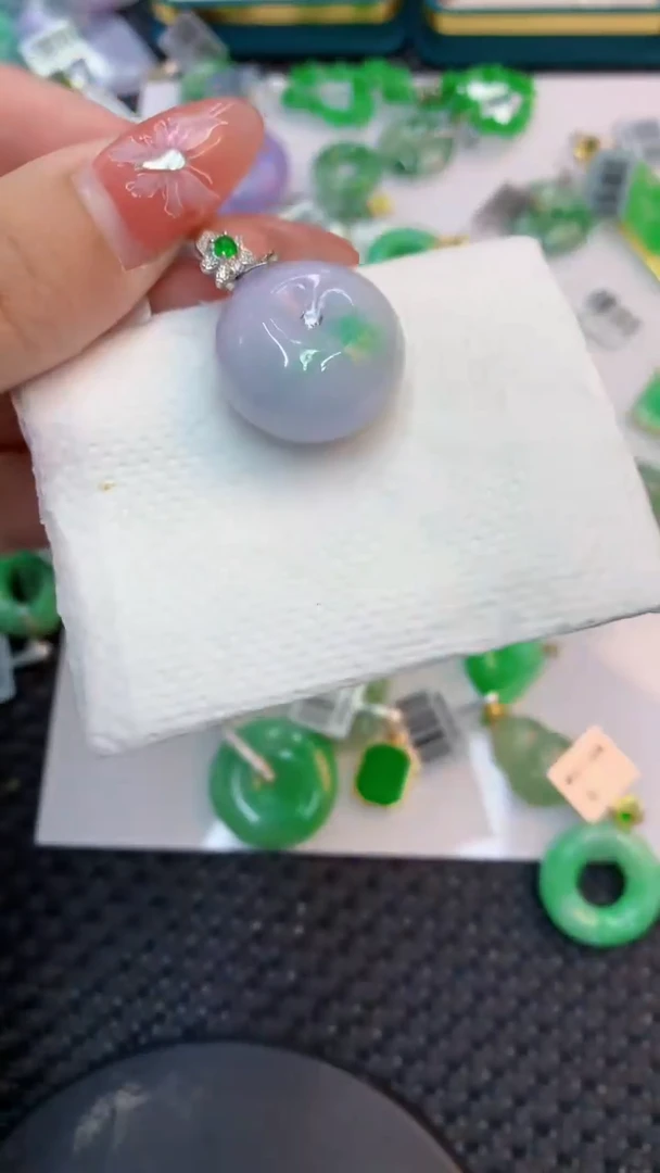 颈饰未镶嵌翡翠1