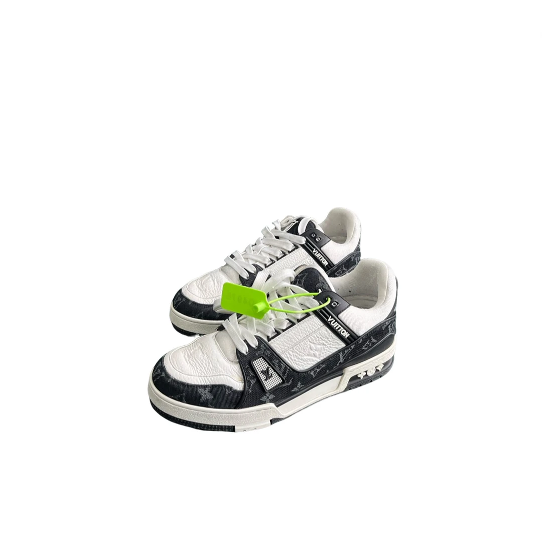 95新 LouisVuitton/路易威登  Trainer黑白休闲鞋40.5码成d4636