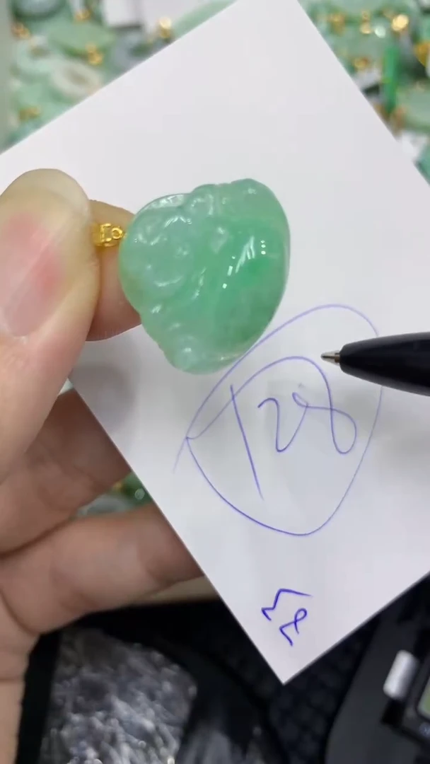 颈饰18K金镶嵌翡翠缅甸A货翡翠