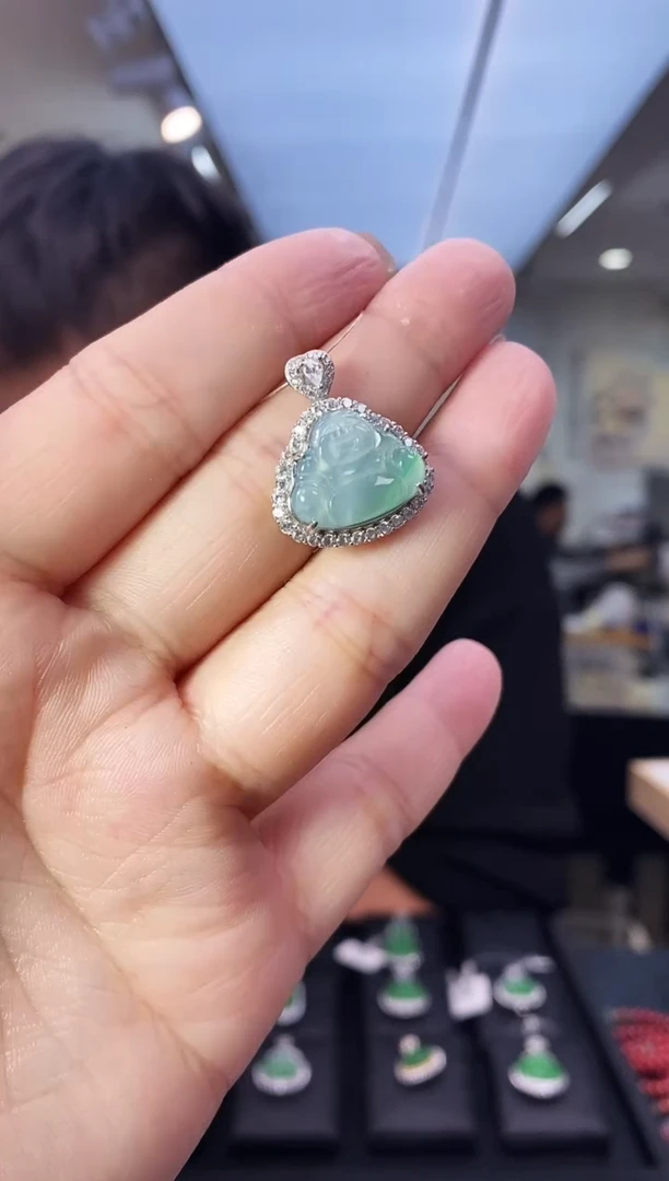 吊坠(不含链)未镶嵌翡翠飘花翡翠佛公吊坠
