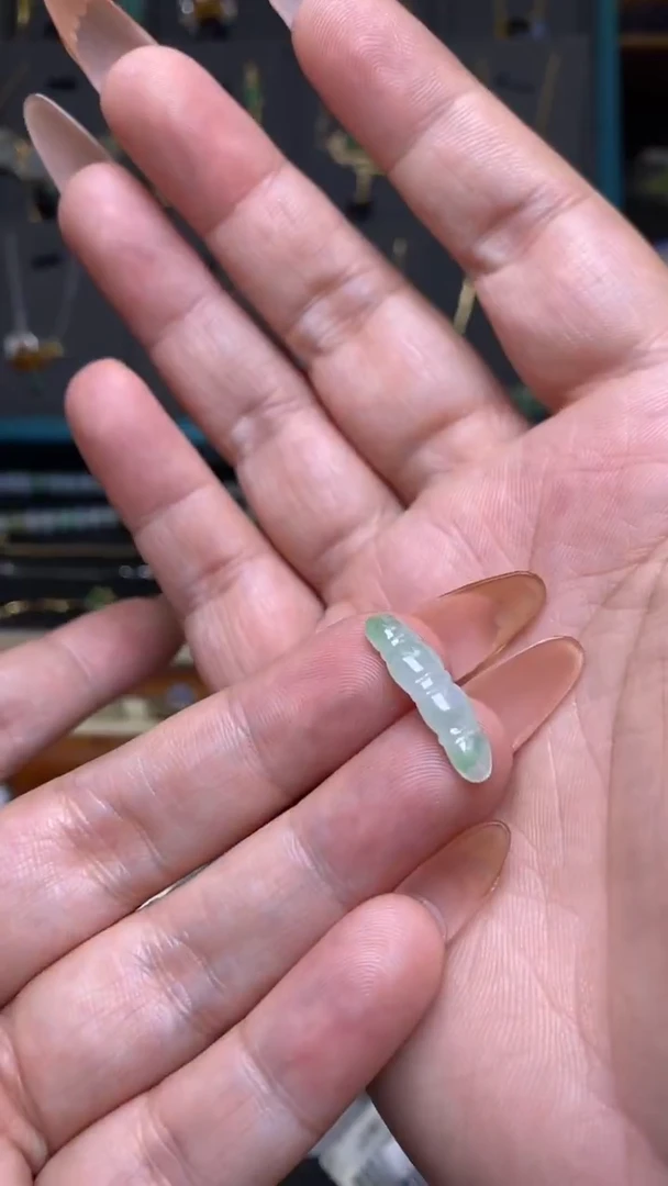 颈饰未镶嵌翡翠净货38785