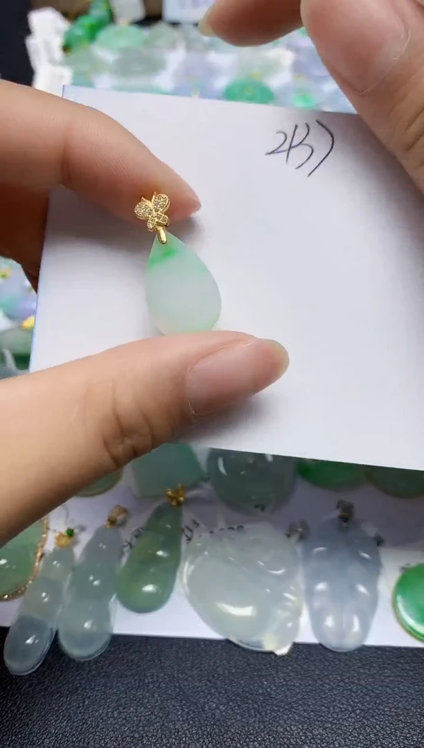 翡翠未镶嵌颈饰天然缅甸翡翠A货