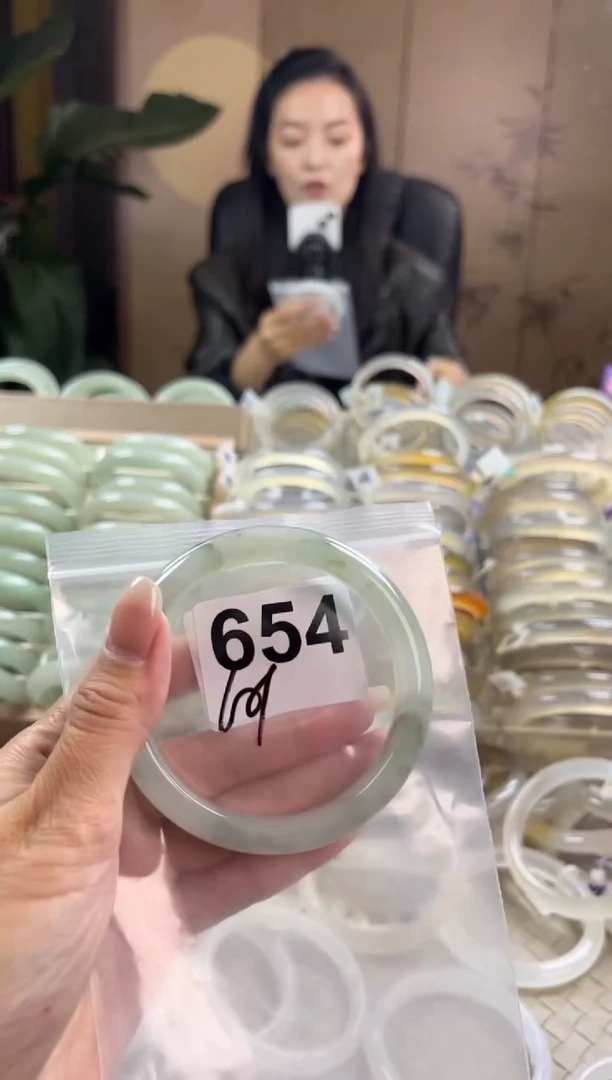 手镯玛瑙/玉髓未镶嵌天山翠默认微抠654