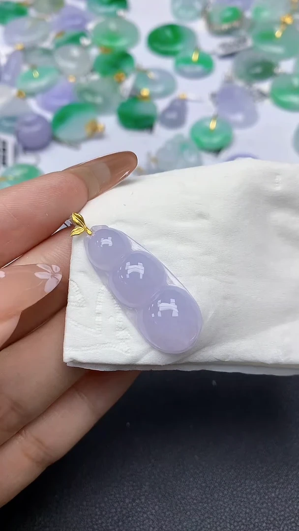 颈饰18K金镶嵌翡翠a货假一赔三支持复检百元上9元证书费自理