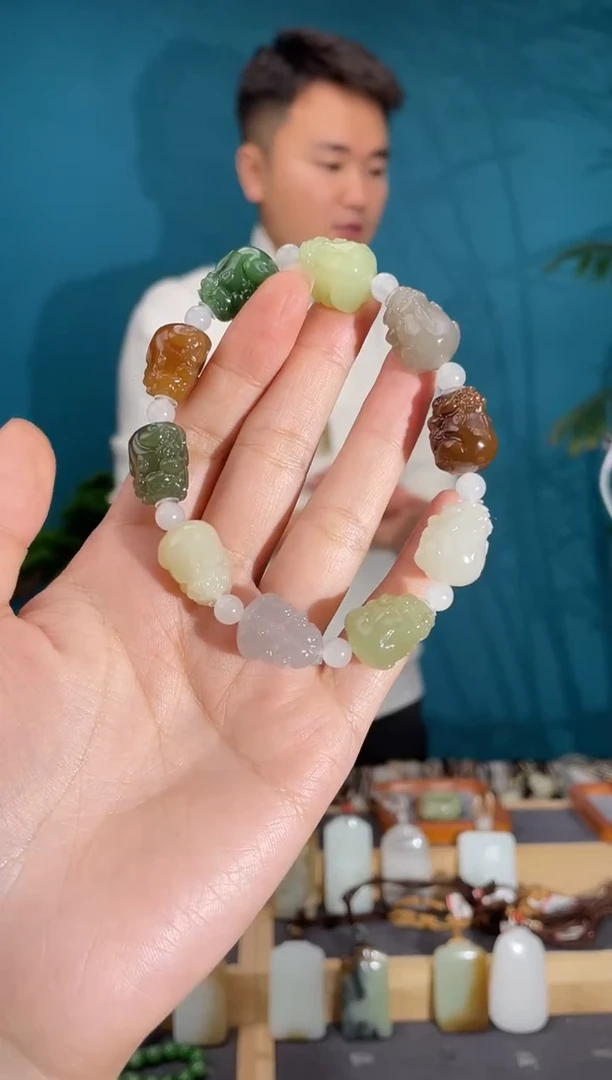 颈饰未镶嵌和田玉1