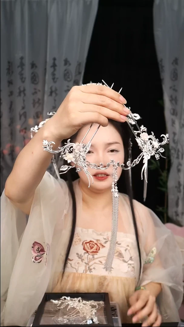 铜蝴蝶粉金流苏发钗一对