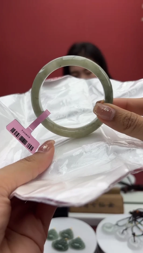 【闪购商品】翡翠手镯未镶嵌1手镯