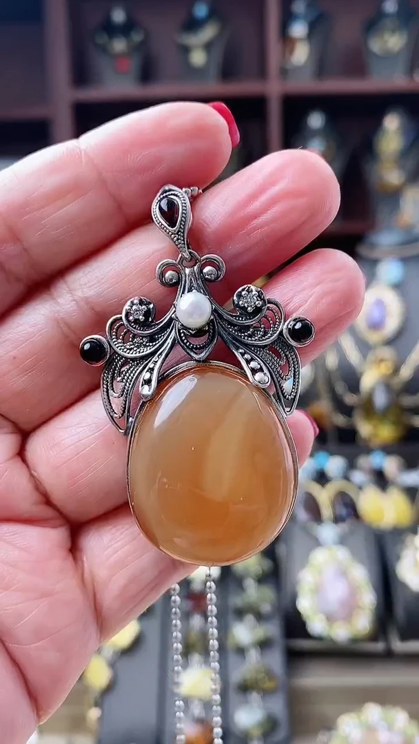 【闪购商品】琥珀颈饰银S925镶嵌吊坠