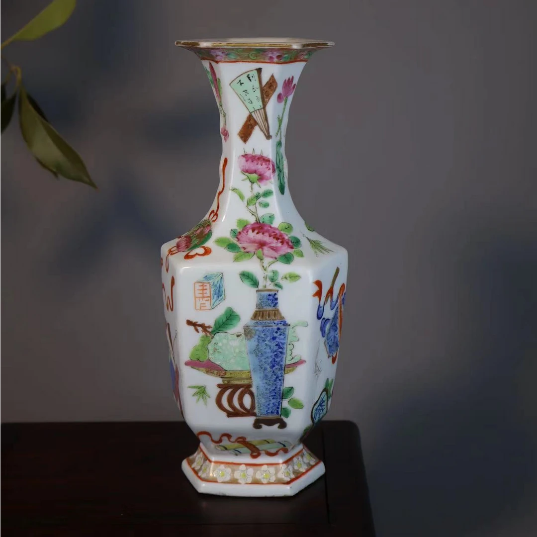 51:清晚期粉彩描金清贡博古六方瓶