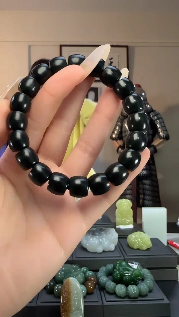 颈饰未镶嵌和田玉青玉直切手串