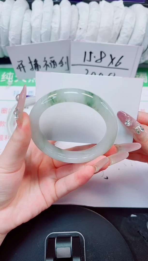 未镶嵌手镯石英质玉12-55/56