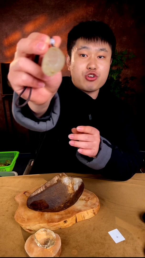 水晶摆件未镶嵌99