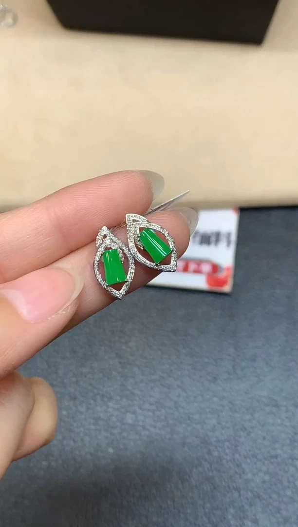 18K金镶嵌翡翠耳饰【无鉴赏期】无事柱【无服务费