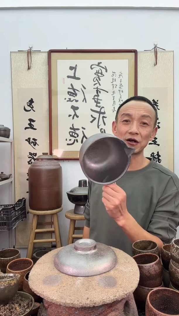 黑色侧把小砂锅非遗