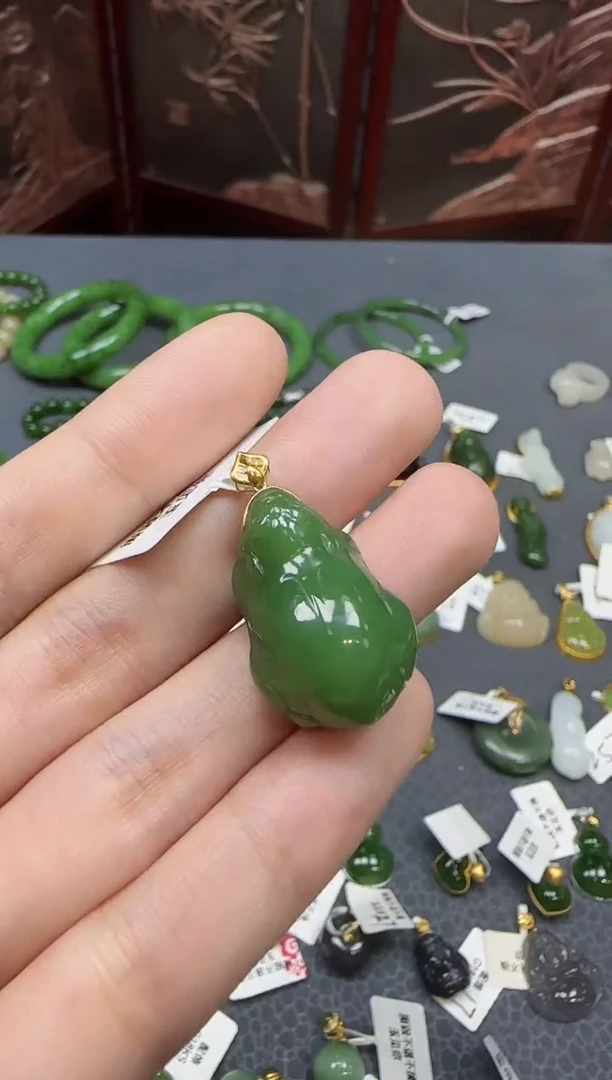 和田玉18K金镶嵌挂件1