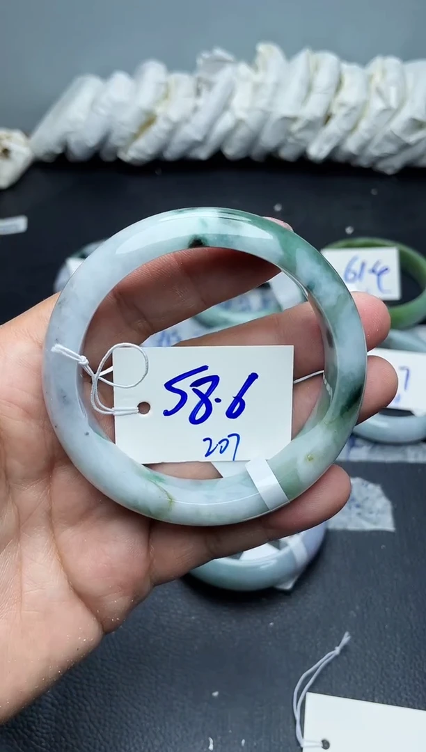 未镶嵌手镯翡翠207