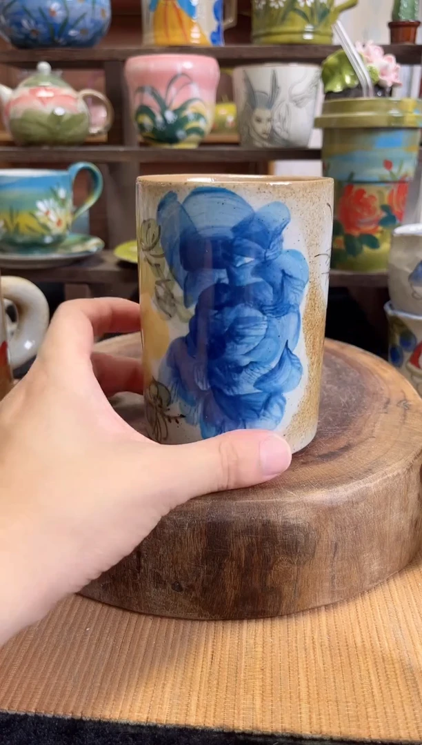 摆件手绘高温釉下陶瓷