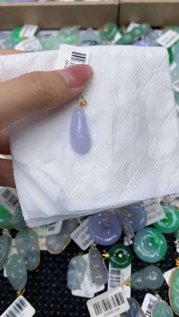 翡翠18K金镶嵌颈饰111111111
