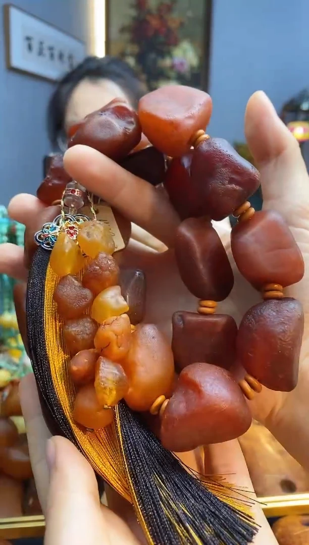 未镶嵌琥珀手串手持