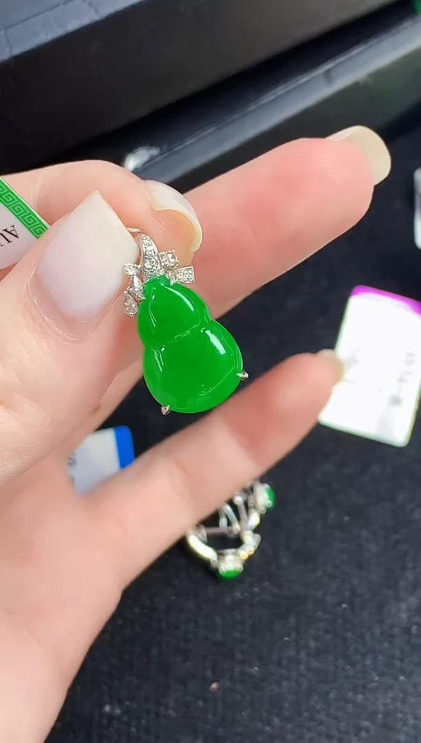 吊坠(不含链)18K金镶嵌翡翠CM