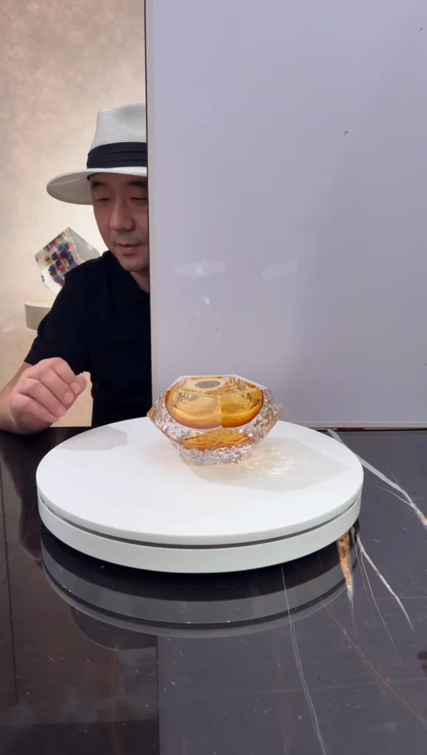 摆件琥珀金肌理纹烟灰缸