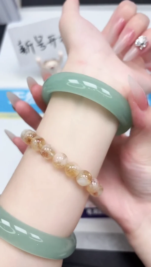 石英质玉手镯未镶嵌105-57.9