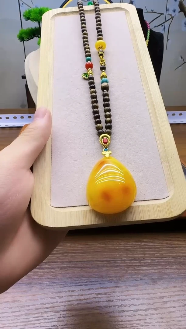 14K金镶嵌颈饰蜜蜡X07