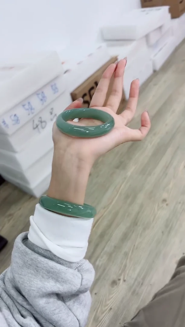 未镶嵌手镯石英质玉156-52D