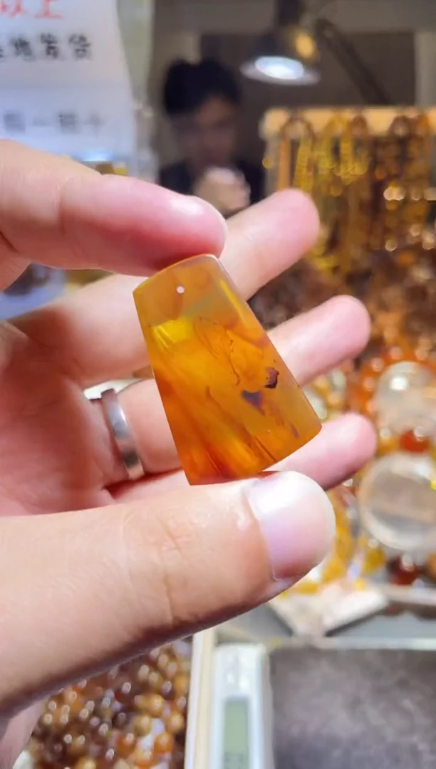 未镶嵌琥珀裸石金棕珀 无事牌