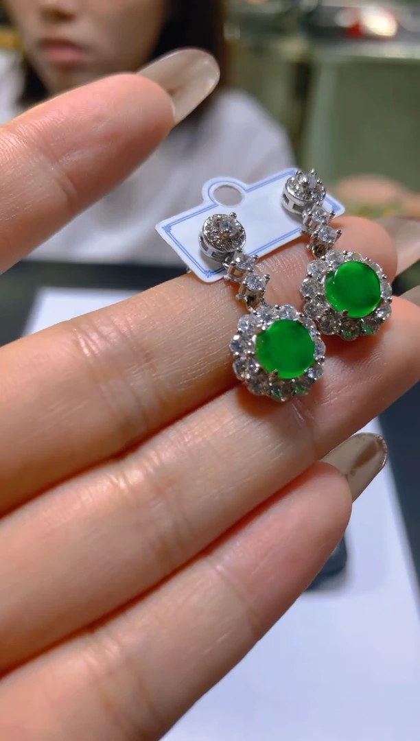 未镶嵌翡翠耳饰多样性发一