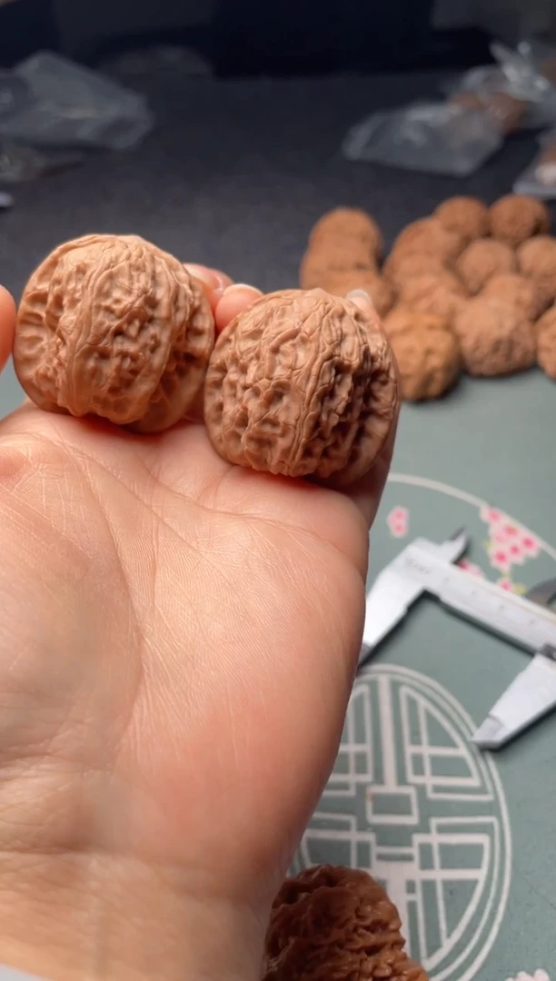 把件文玩核桃w259   野狼 37尺