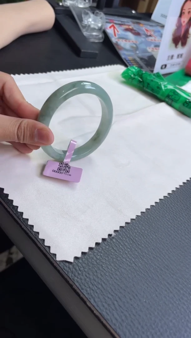 翡翠手镯未镶嵌22翡翠手镯