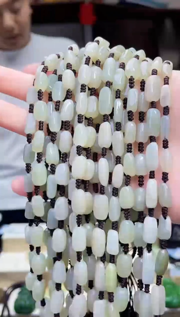 和田玉未镶嵌颈饰1