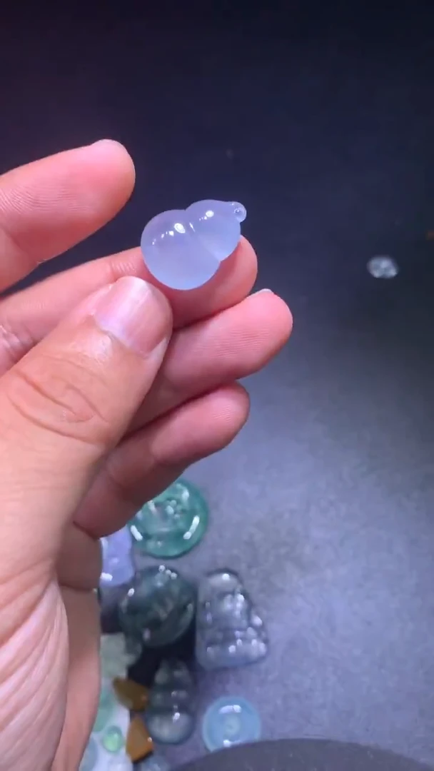 颈饰未镶嵌翡翠紫葫芦