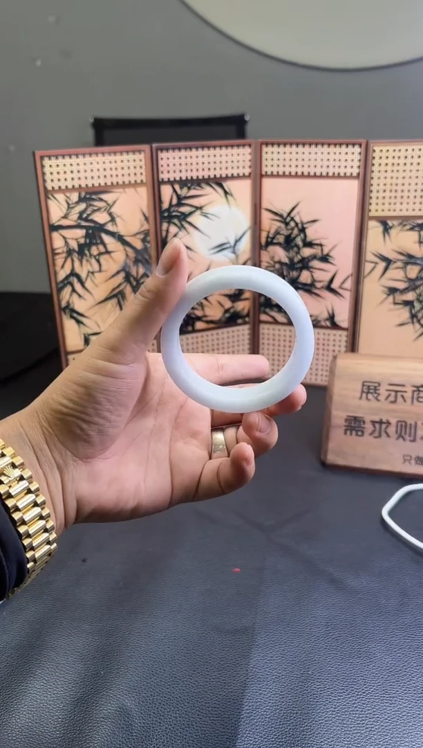 未镶嵌手镯定制翡翠手镯定制