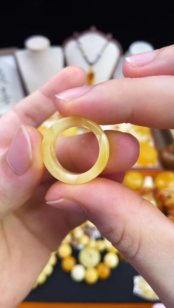 琥珀未镶嵌珠宝奇石柒月