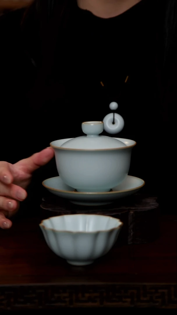 杯随缘盖碗1只+赠送荷瓣杯1只（本场直播间专享钜惠）