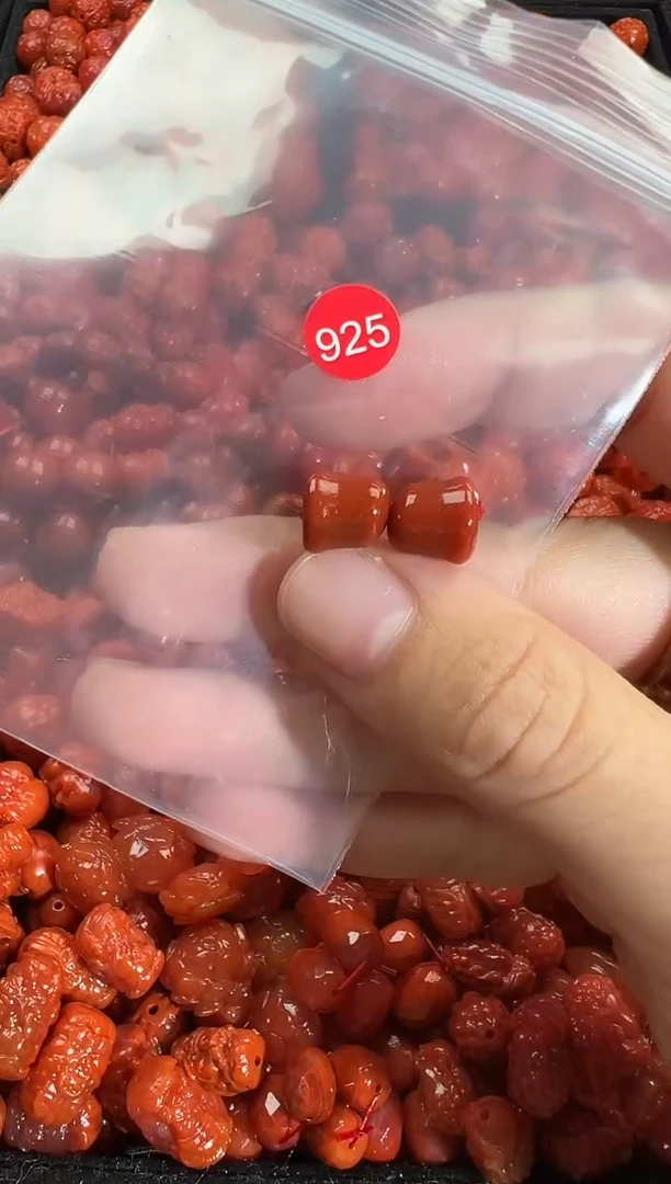 颈饰未镶嵌南红玛瑙1