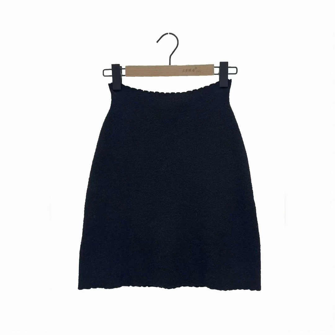 左岸迷香·贞琦坊 针织围裙：Z25FW7214 气质时尚纯色