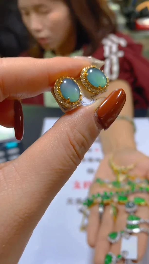 未镶嵌翡翠耳饰多样性发一