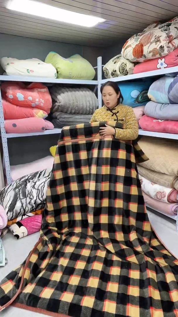 牛奶绒180+200仿兔毛被子。