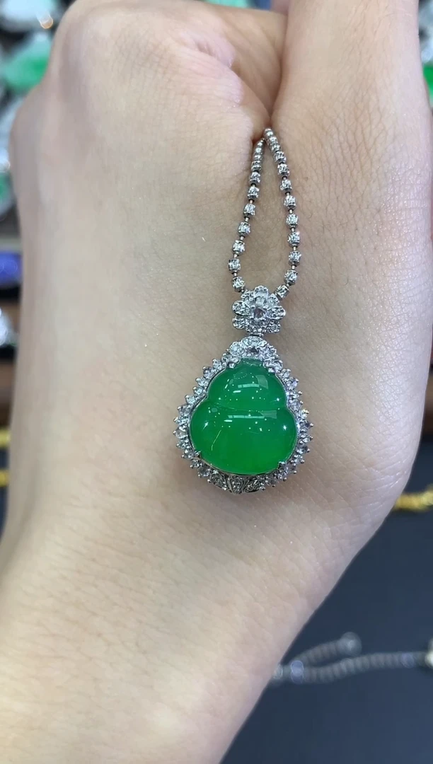 吊坠(不含链)18K金镶嵌翡翠C69