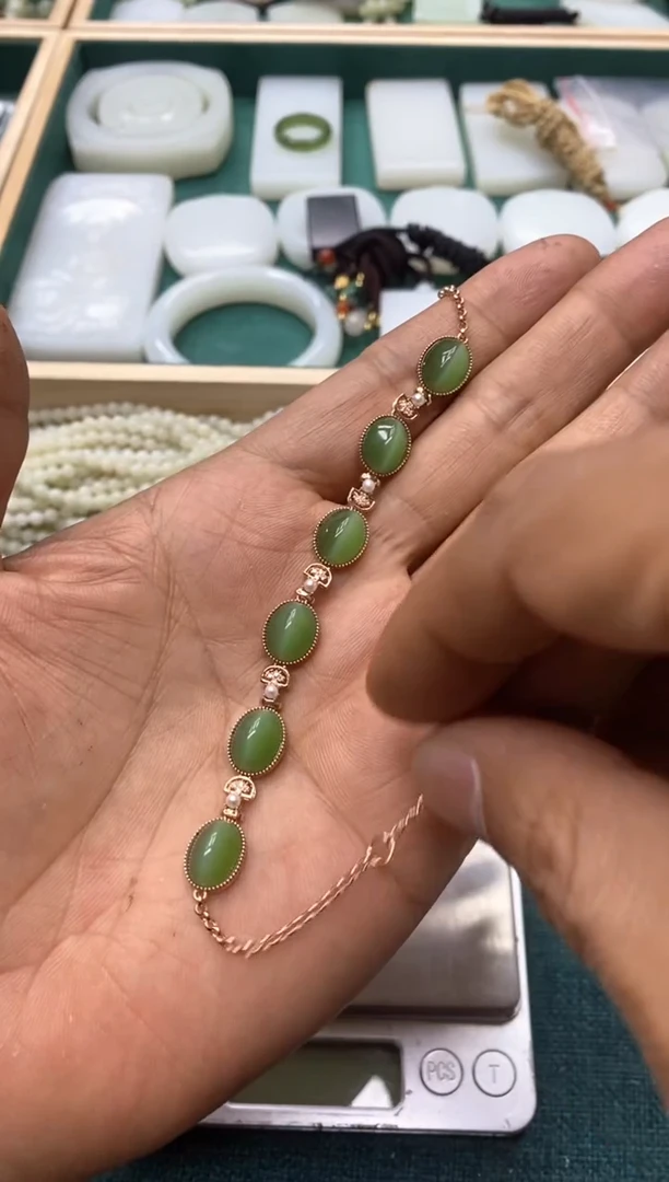 【闪购商品】定制和田玉精品手链