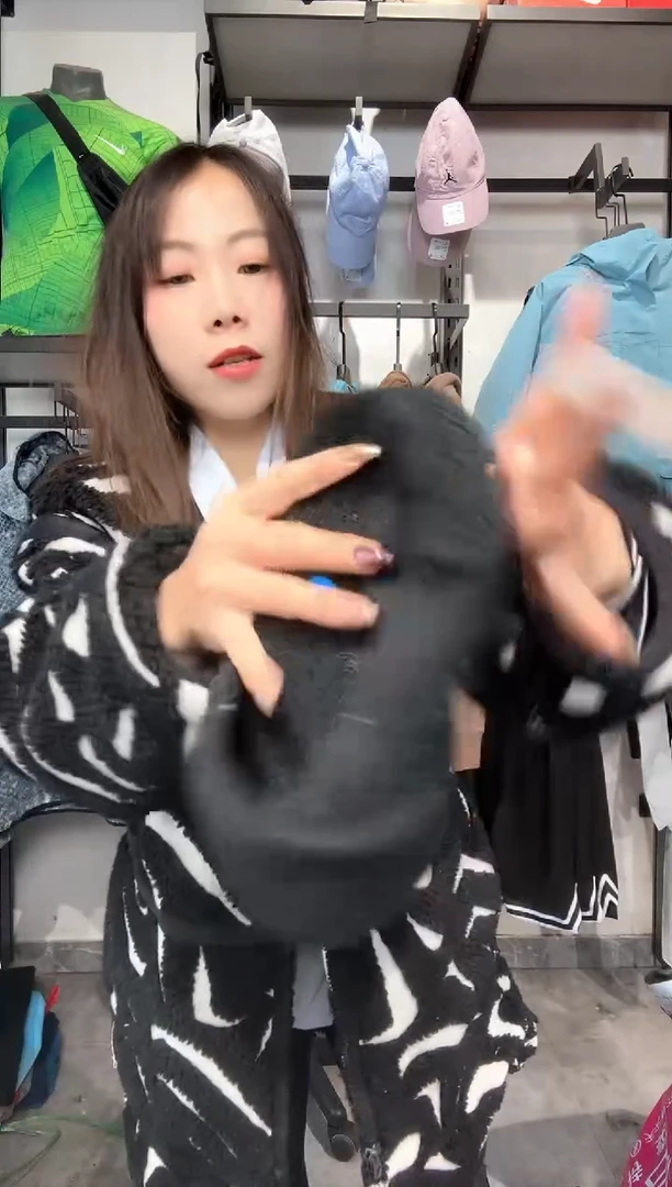 1056编码 瑕疵款直播间过款为准 尺码