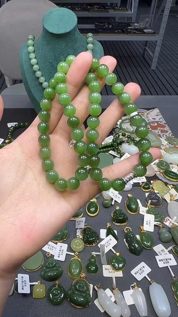 未镶嵌和田玉挂件1